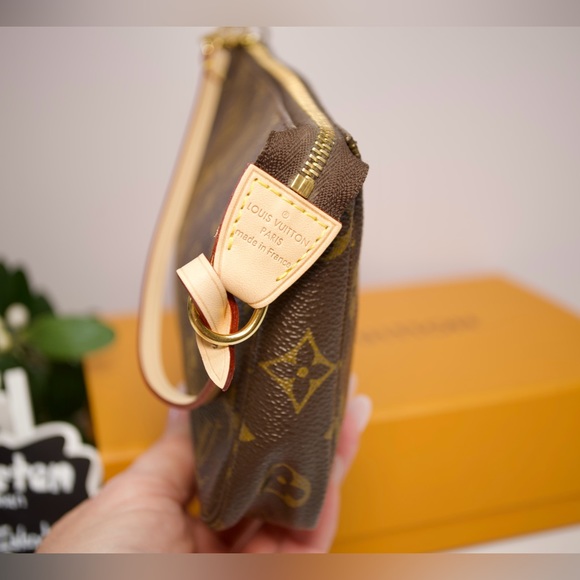 Louis Vuitton Pochette Accessoires - Picture 4 of 15